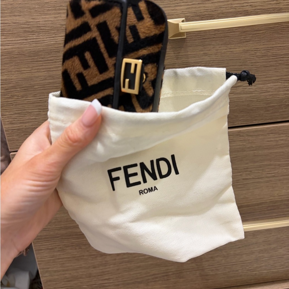 Fendi baguette pony style nano bag - Picture 4 of 8